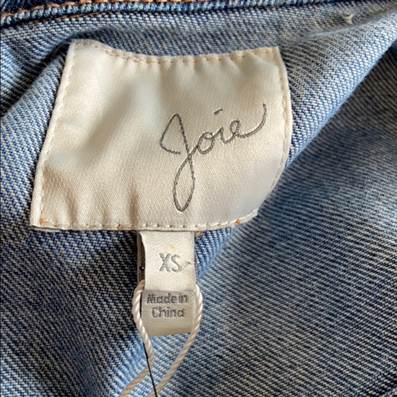 JOIE DEMANDA DISTRESSED JEAN DENIM JACKET W SHARP SHOULDERS AND RED DETAIL SZ XS - Picture 9 of 10